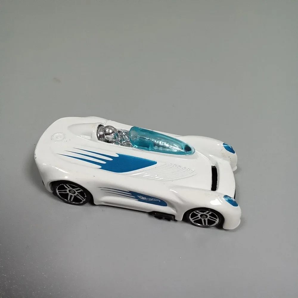 Hot Wheels Monoposto White Blue 2000 Mattel Diecast Concept Race Car 1:64